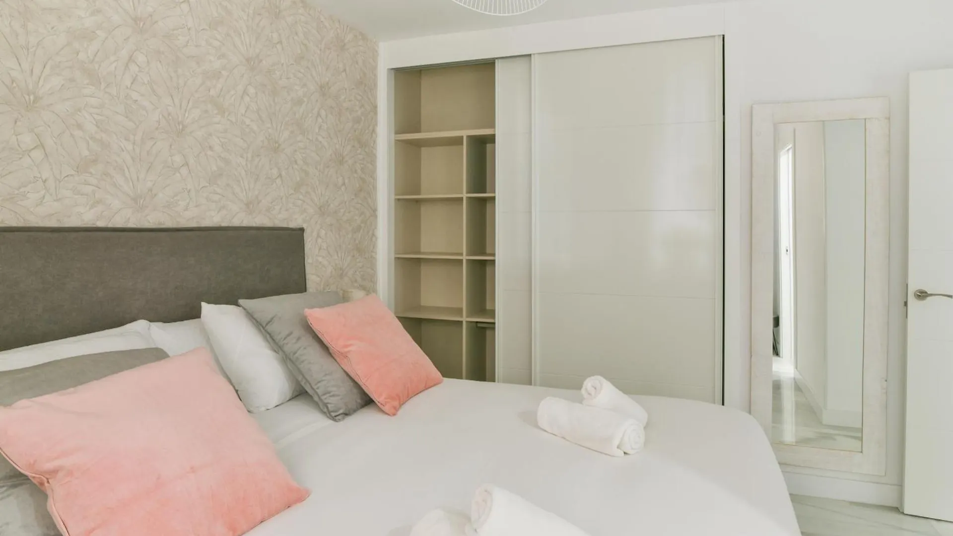 Magnificent- 2Bd 2Bth- City Center マラガ スペイン