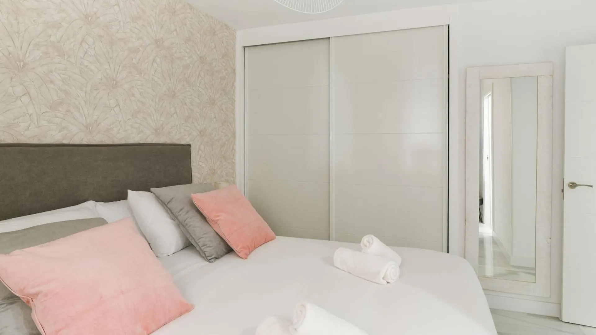 Magnificent- 2Bd 2Bth- City Center マラガ スペイン